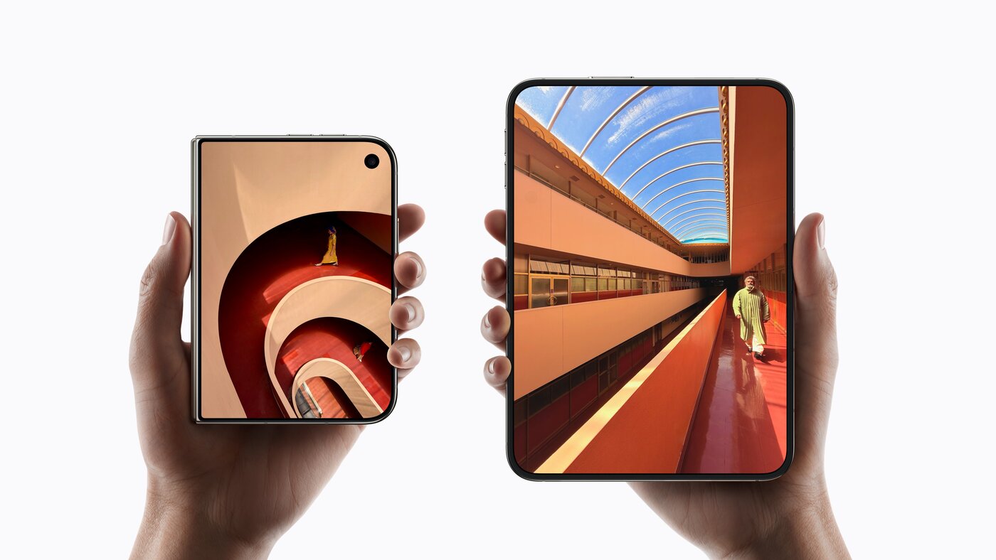 iPhone Duo katlanmış ve açık